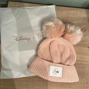Minnie Mouse Pom beanie